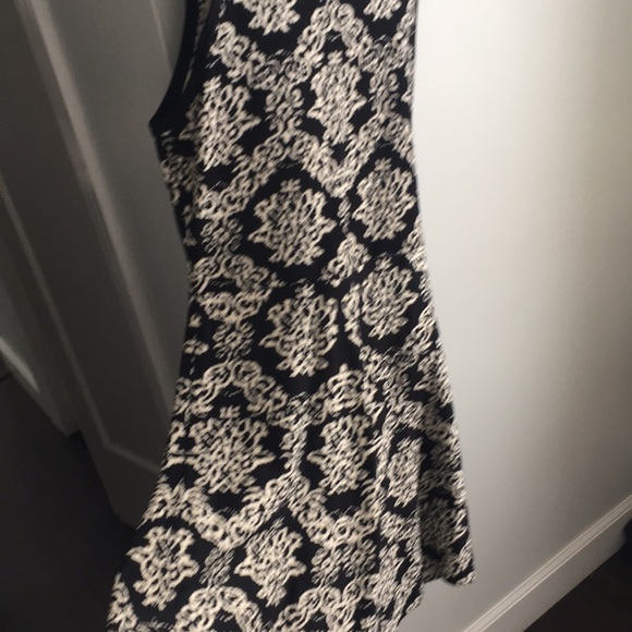 Sweater dress black and white size medium - Picture 2 of 5